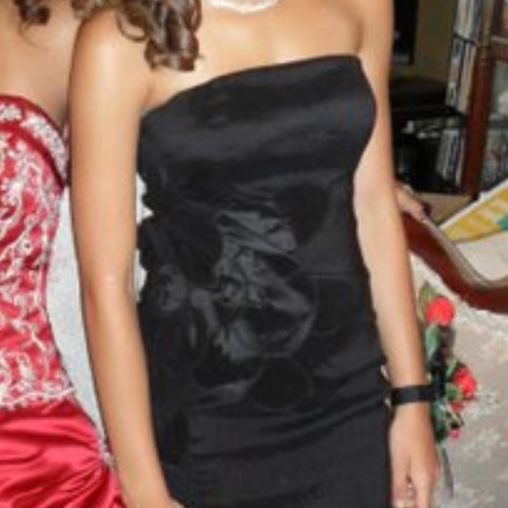 Black tight fancy strapless dress flower on side